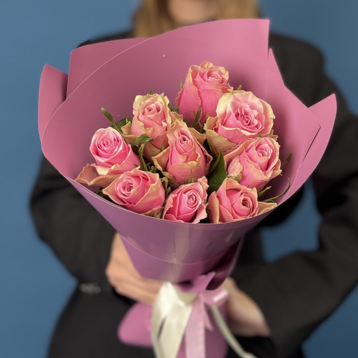 9 розовых роз Роял Атена 40 см